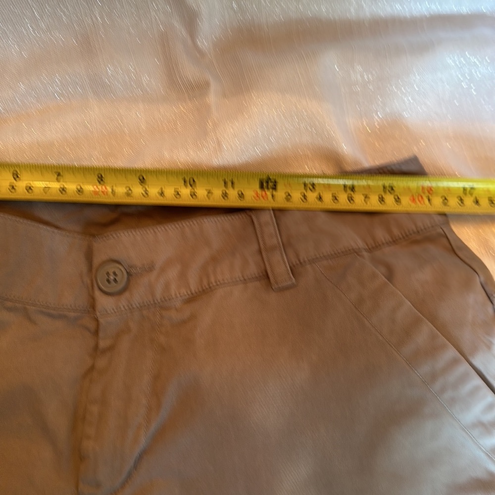 Columbia Cotton Khaki Shorts Size 8 - Picture 4 of 10